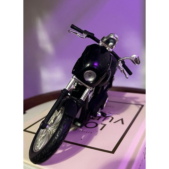 Sons Of Anarchy SOA Opie Model Harley Dyna Glide Bike from TV Show Collectable - Picture 5 of 7